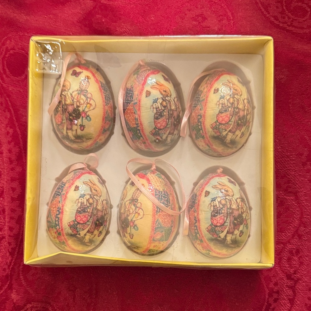 Decorative Easter Egg Set with Vintage Design